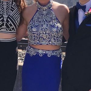 Beautiful blue prom dress!!